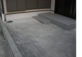 �萠�H���O�̗l�q